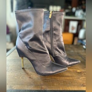 BCBGMAXAZRIA Women's Jolie Satin Stiletto Bootie